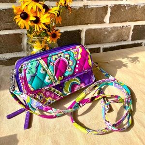 Vera Bradley all-in-one crossbody wallet purse. Retired pattern Heather.